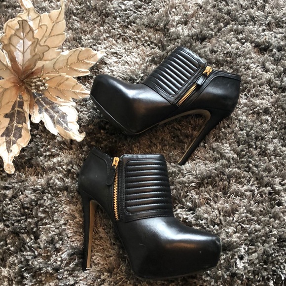 Aldo Shoes - ALDO Sexy Black Heel Booties 😍
